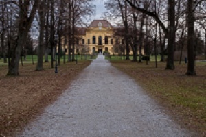 Schloss Eckartsau and Schloss Karlstein