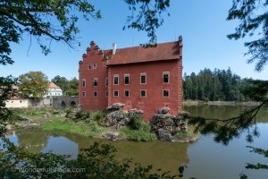 Cervena Lhota Castle – A Fairytale on the Lake